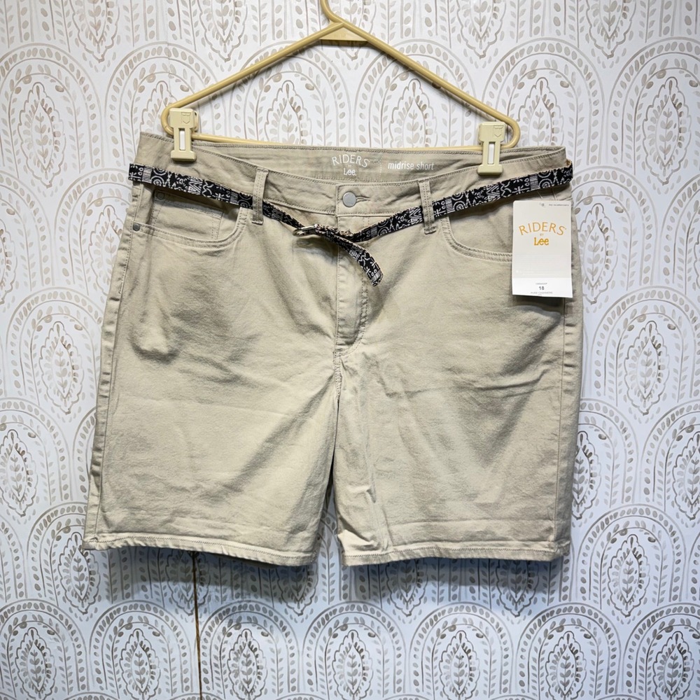 Riders by Lee Midrise Shorts‎ Womens 18 Beige Pure Cashmere Belted Casual